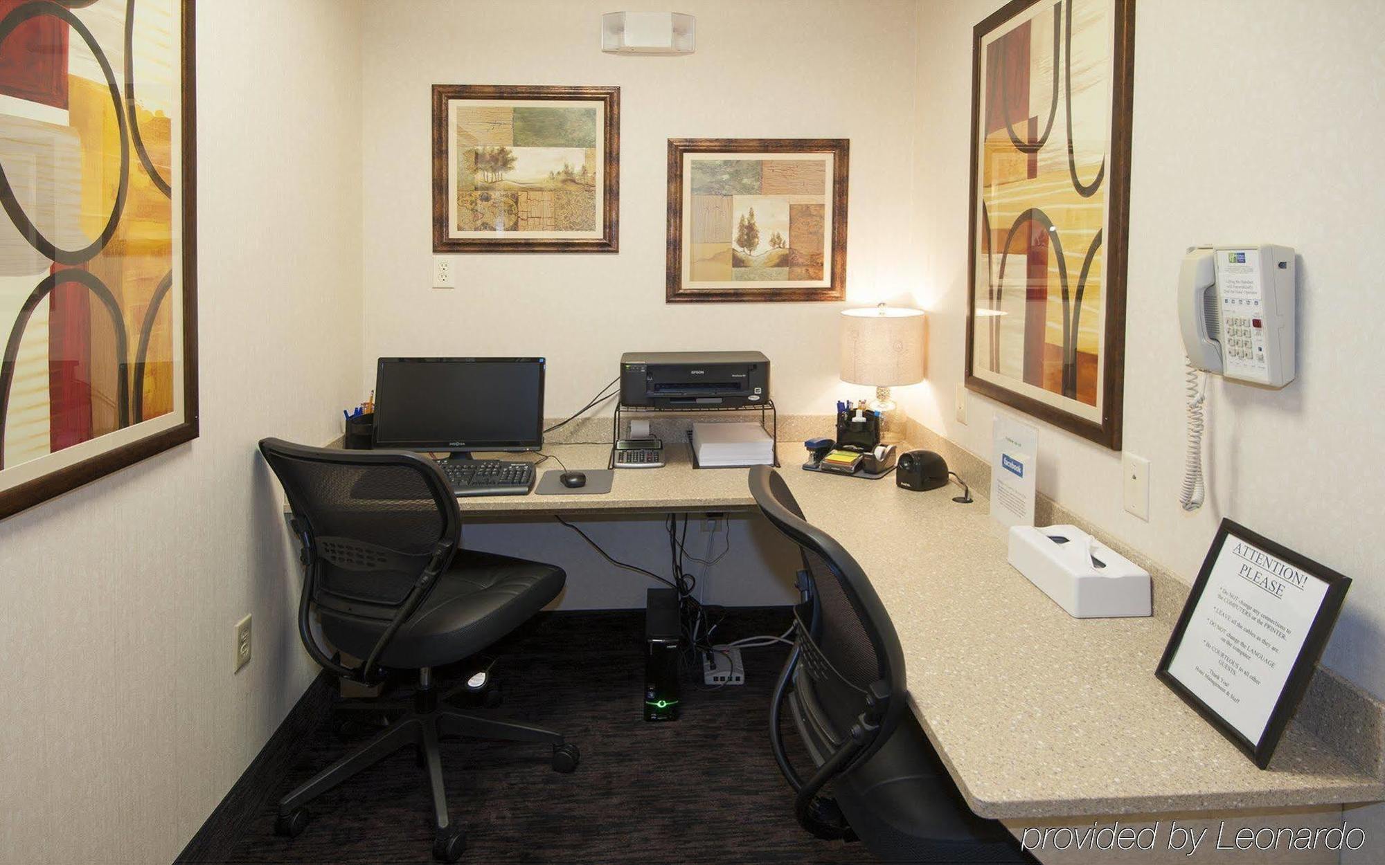 Holiday Inn Express Hotel & Suites Youngstown North-Warren/Niles By Ihg Facilidades foto